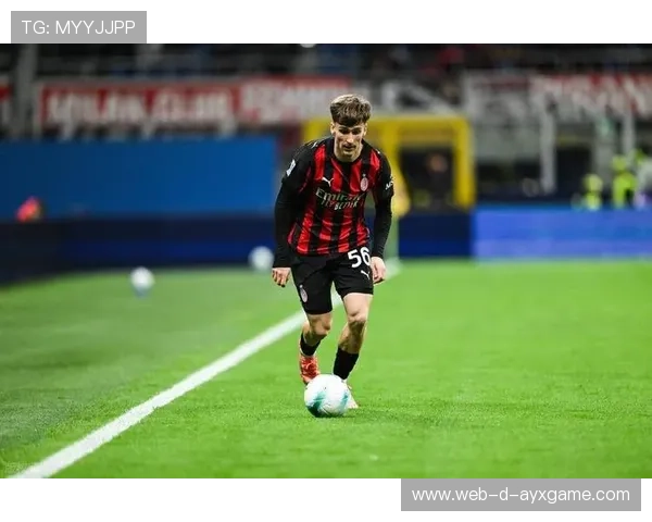 AC米兰禁区内几次转身射门造成威胁