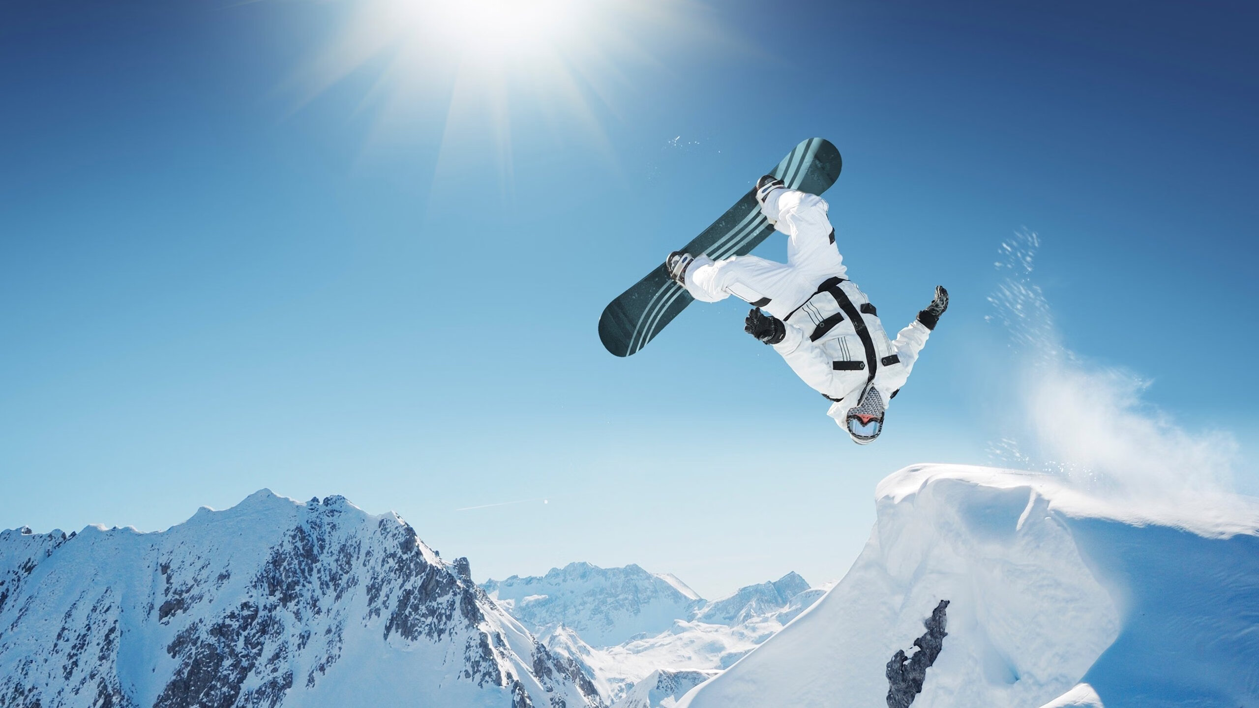 国际米兰前后场衔接更趋紧密，国际米兰队的强力前锋