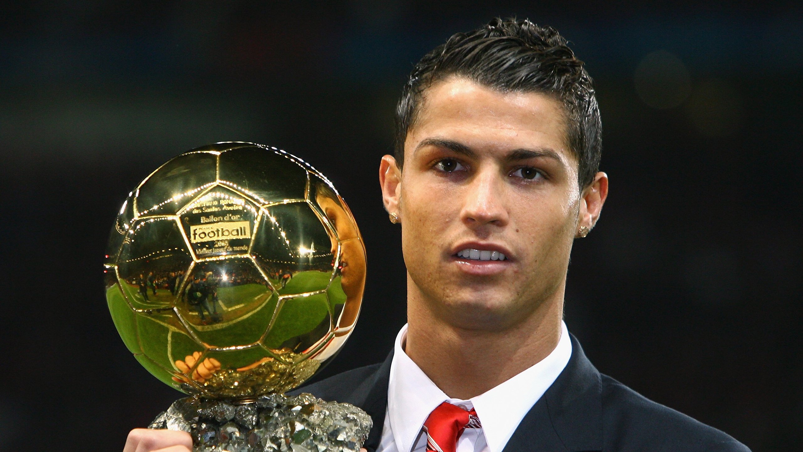 海湾者后防表现坚韧，拼抢积极，海湾旅行者