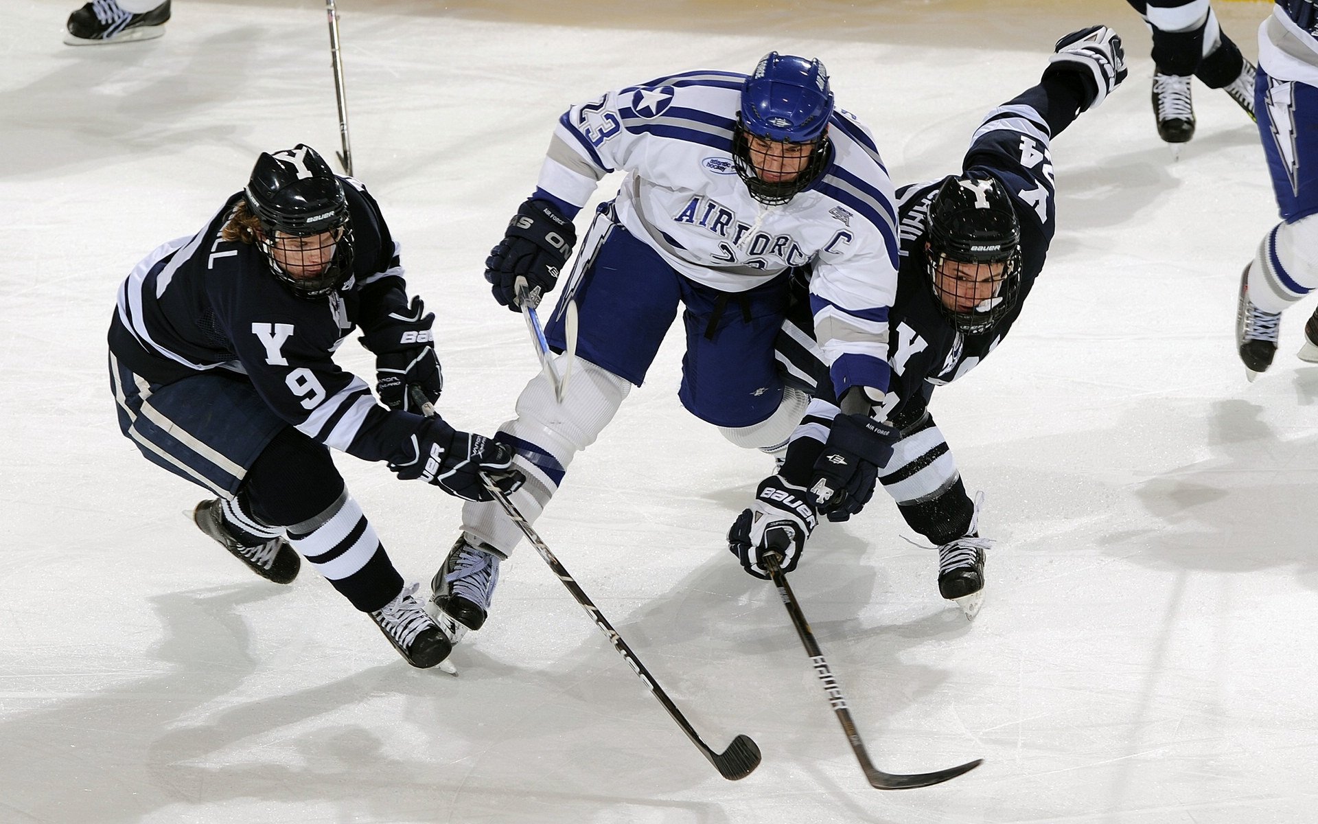 爱游戏体育app-篮球基层赛事盈利模式为何难以落地，篮球赛事运营公司