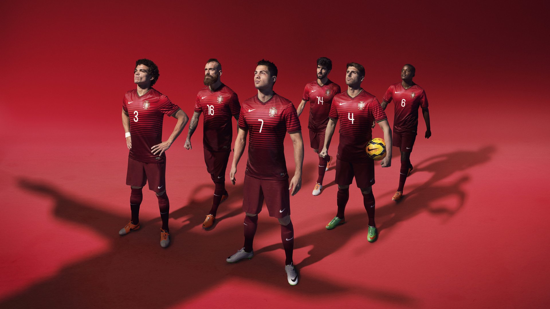 中国足球国家队执行专项对抗模拟训练计划,看一下中国国家足球队对战的情况