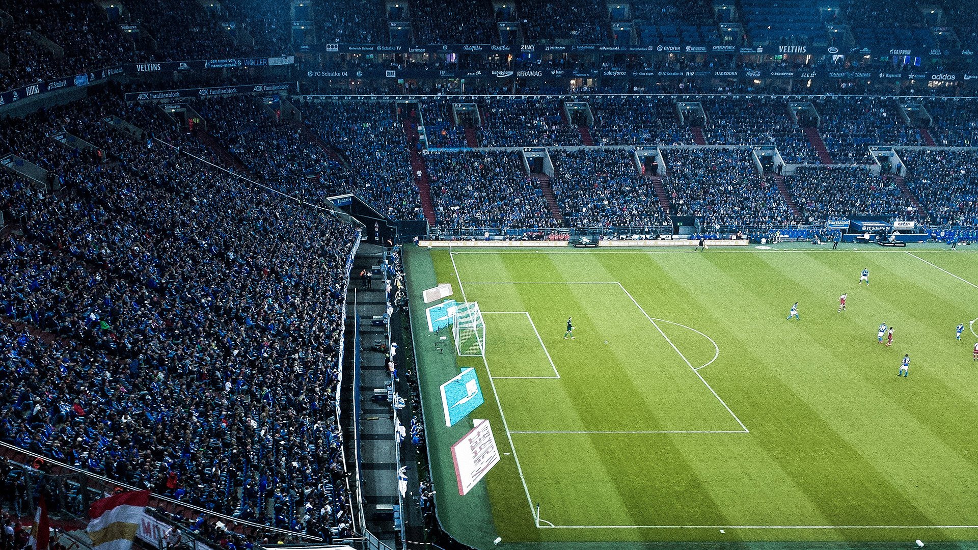 俱乐部外援多语种培训课程上线促进更好沟通与配合，外语俱乐部海报